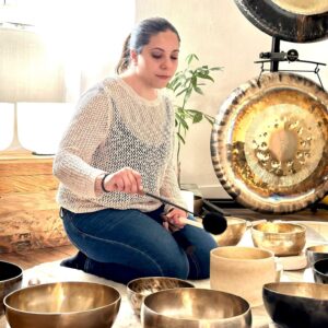 bols tibétains, bol en cristal, gong, carillons, handpan, etc.